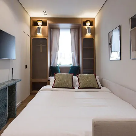 Casa Sistina 37 * Rome