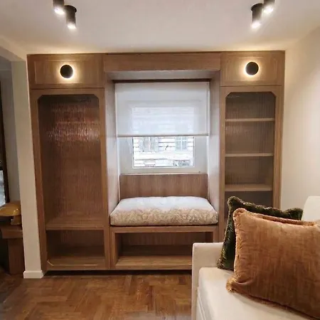 Apartment Casa Sistina 37 *